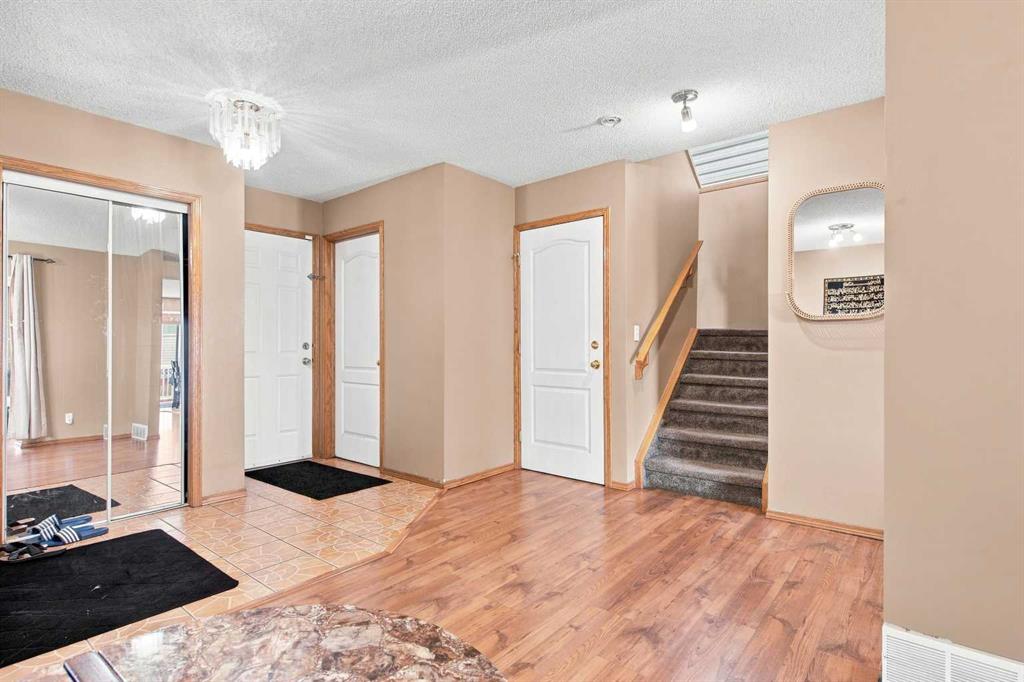 Picture for 610 Saddlecreek Way NE