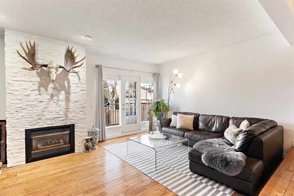 Picture for 33, 448 Strathcona Drive SW