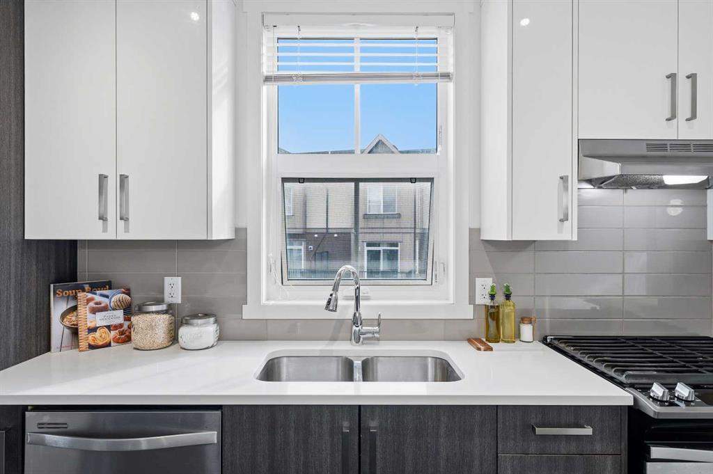 Picture for 104 Sherwood Lane NW