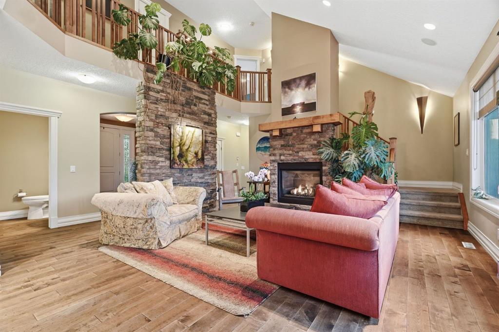 Picture for 258244 10 Street E