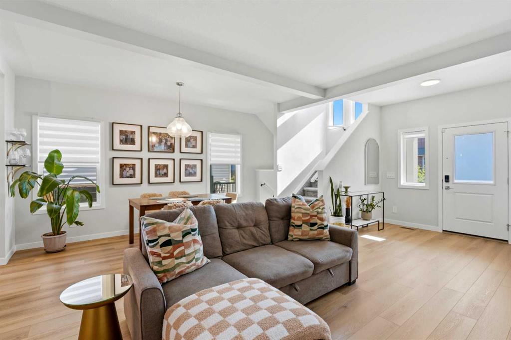 Picture for 591 Lawthorn Way SE