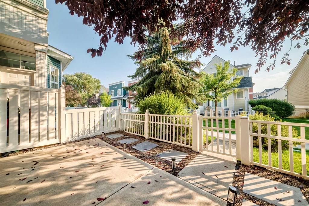 Picture for 252 McKenzie Towne Link SE