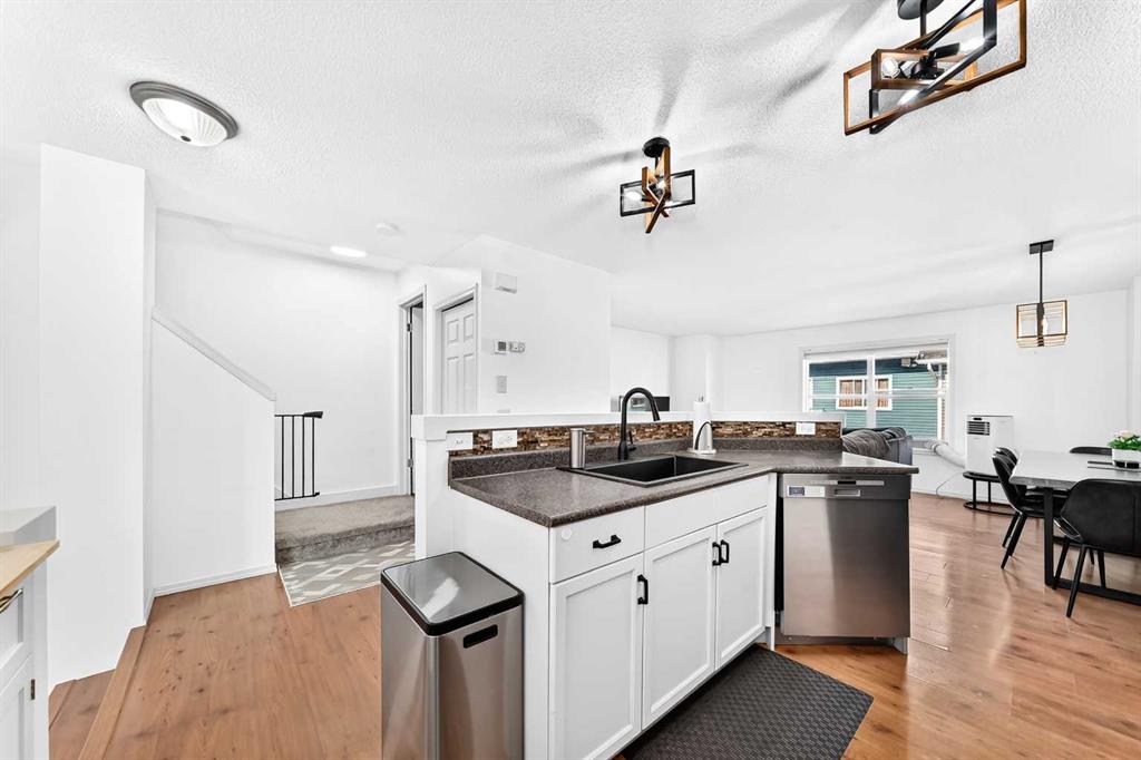 Picture for 252 McKenzie Towne Link SE