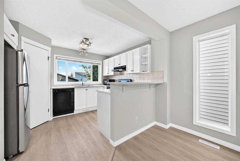 Picture for 15 Prestwick Place SE