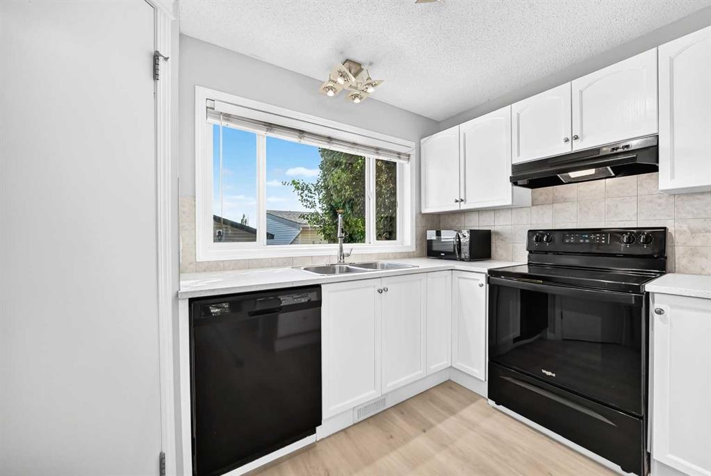 Picture for 15 Prestwick Place SE