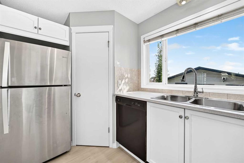 Picture for 15 Prestwick Place SE