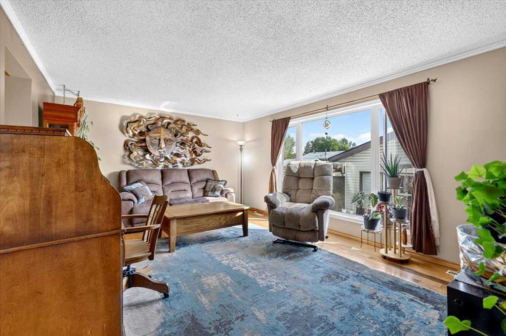 Picture for 41 Templeson Crescent NE
