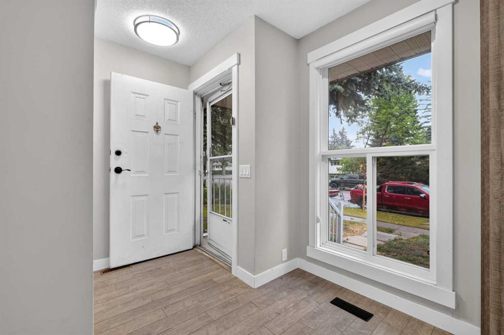 Picture for 6415 Rundlehorn Drive NE