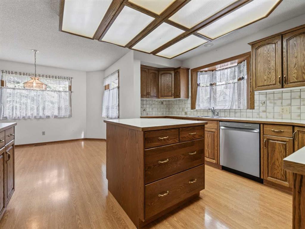 Picture for 92 Scandia Hill NW