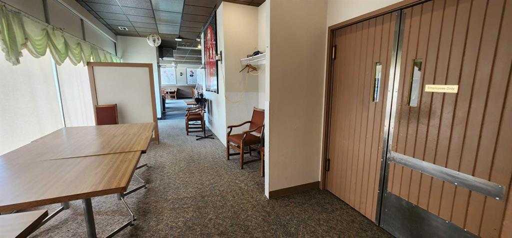 Picture for 425 13 Street N