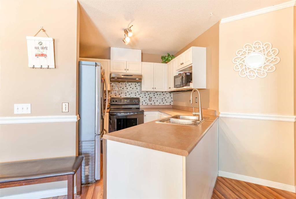 Picture for 302, 605 19 Street SE