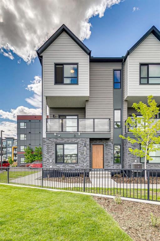 Picture for 528, 20295 Seton Way SE