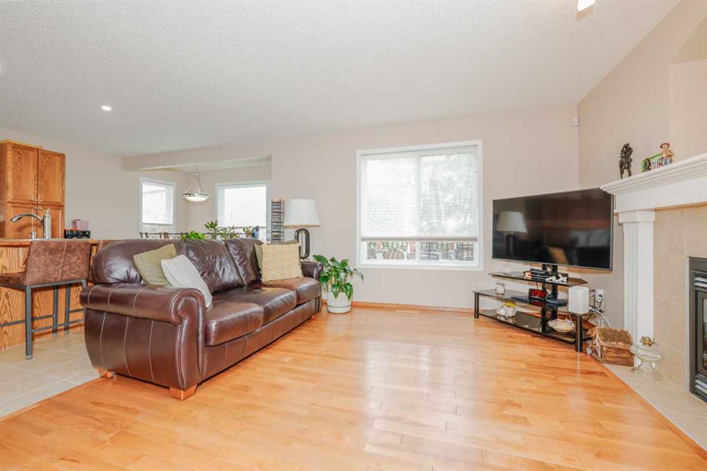 Picture for 42 Royal Birch Landing NW