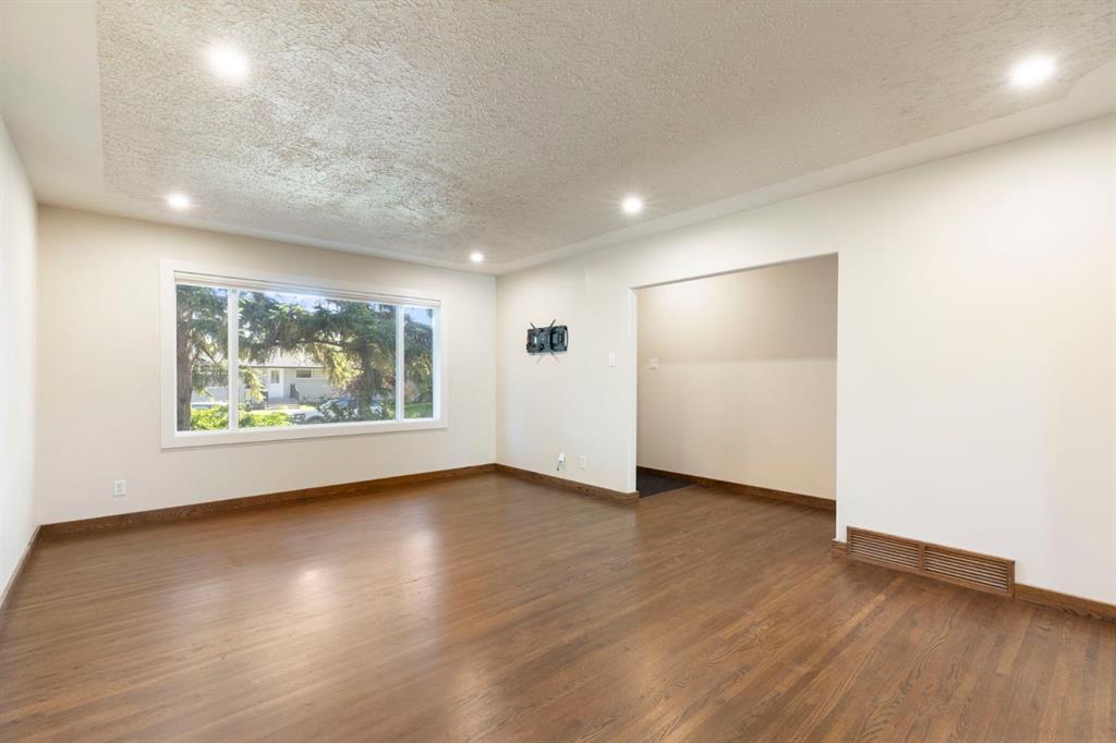Picture for 69 Winslow Crescent SW