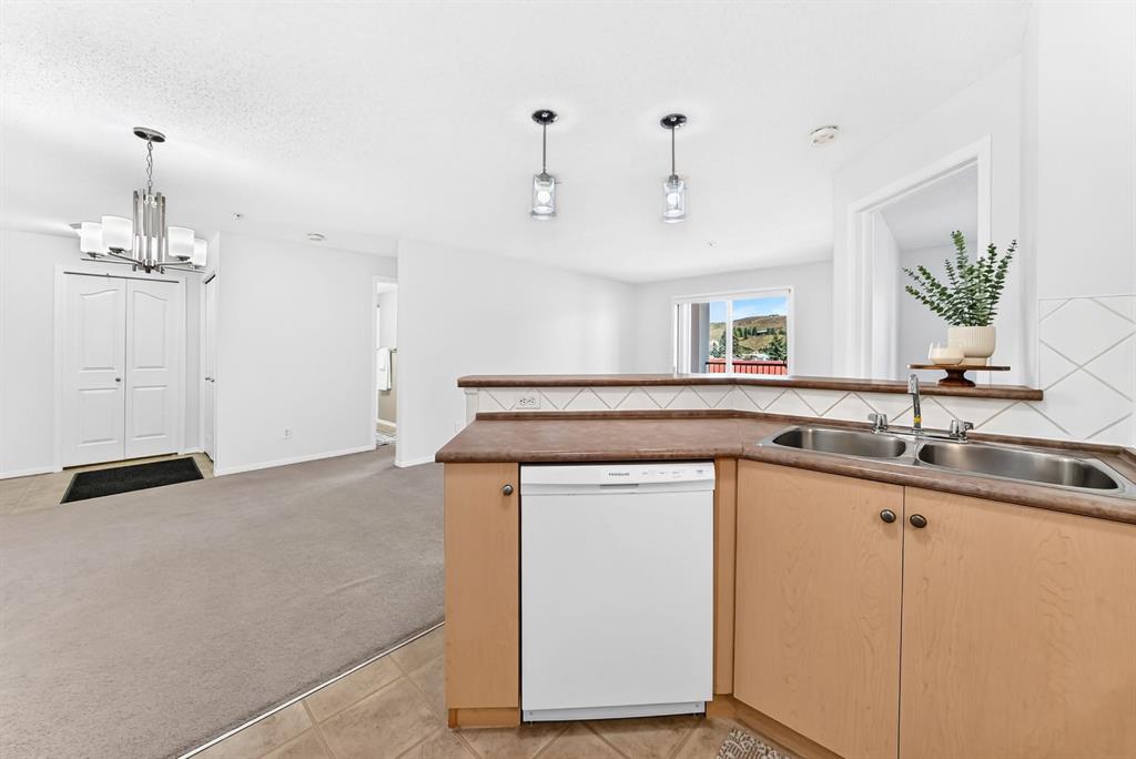 Picture for 1316, 505 Railway Street W