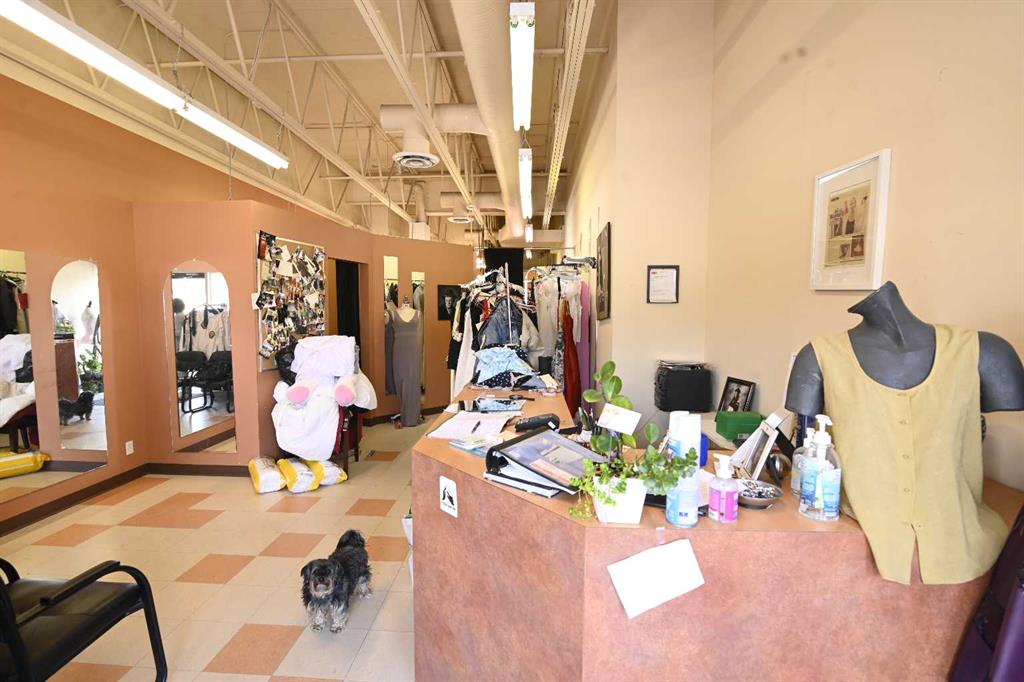 Picture for 315, 12100 Macleod Trail SE