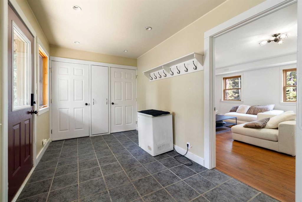 Picture for 53161 Grand Valley Road 