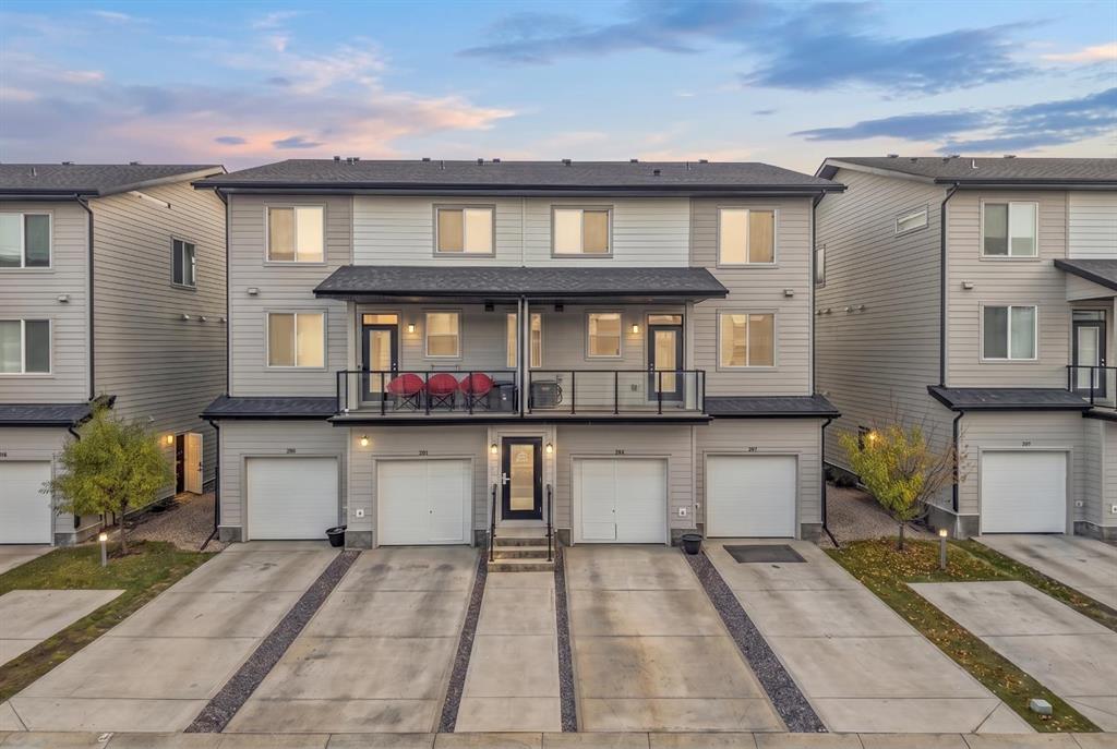 Picture for 202, 135 Redstone Walk NE