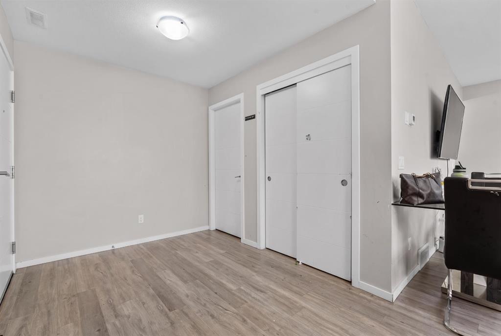 Picture for 202, 135 Redstone Walk NE