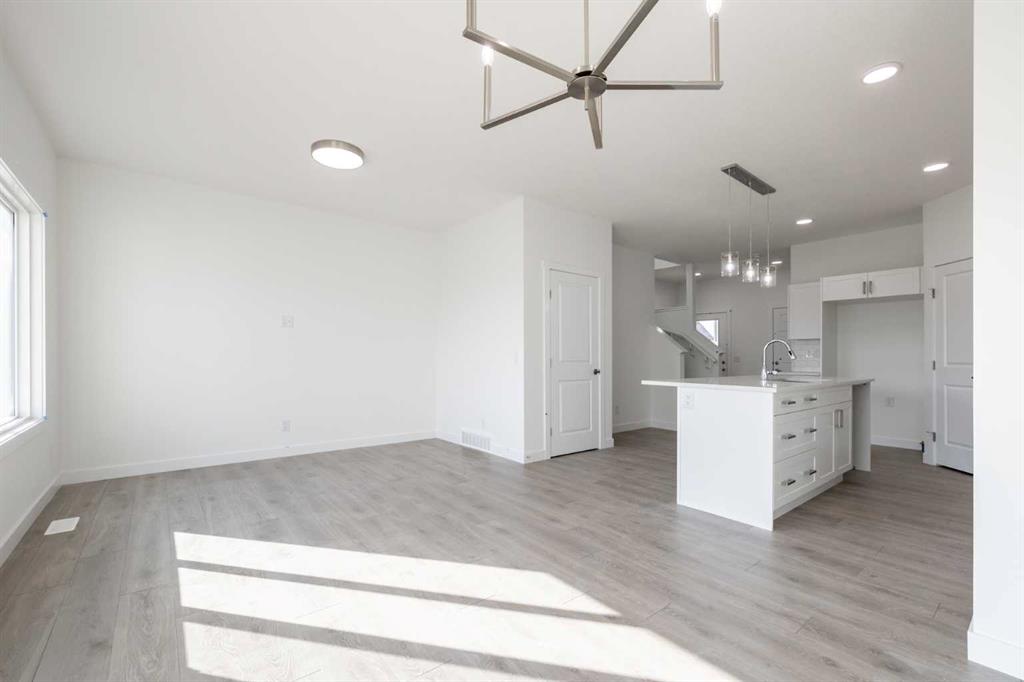 Picture for 312 Edgefield Close 