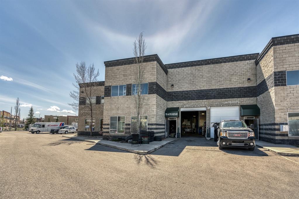 Picture for 215, 32 Westwinds Crescent NE