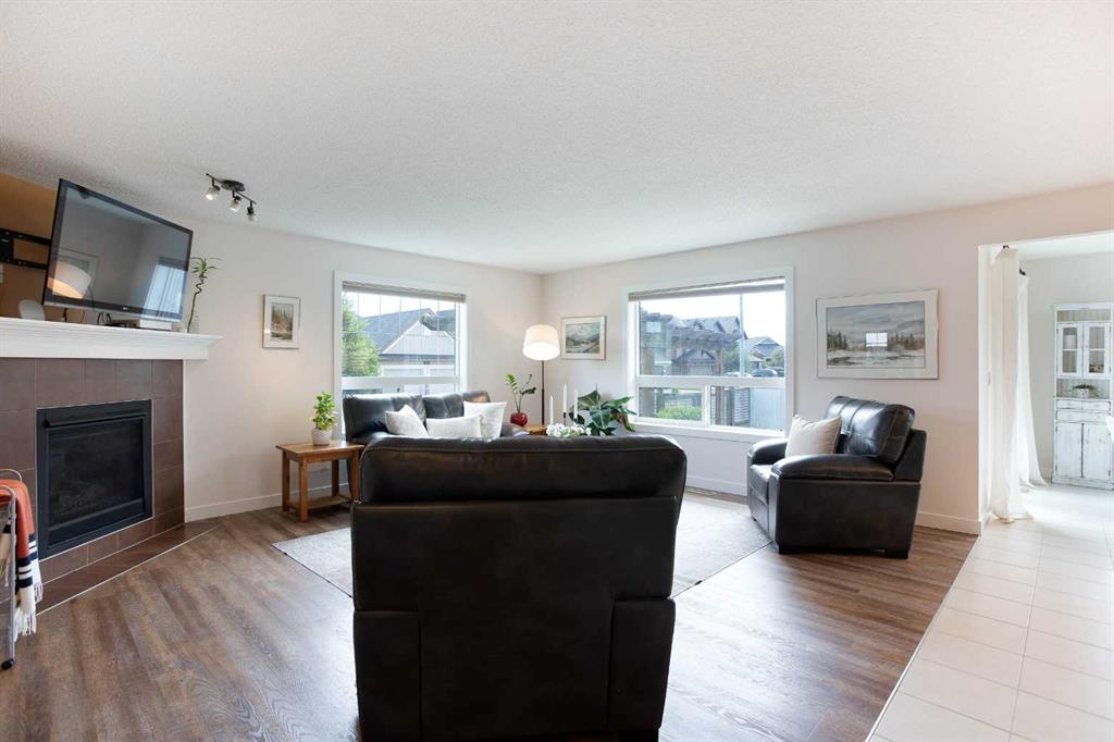Picture for 2 Kingston View SE