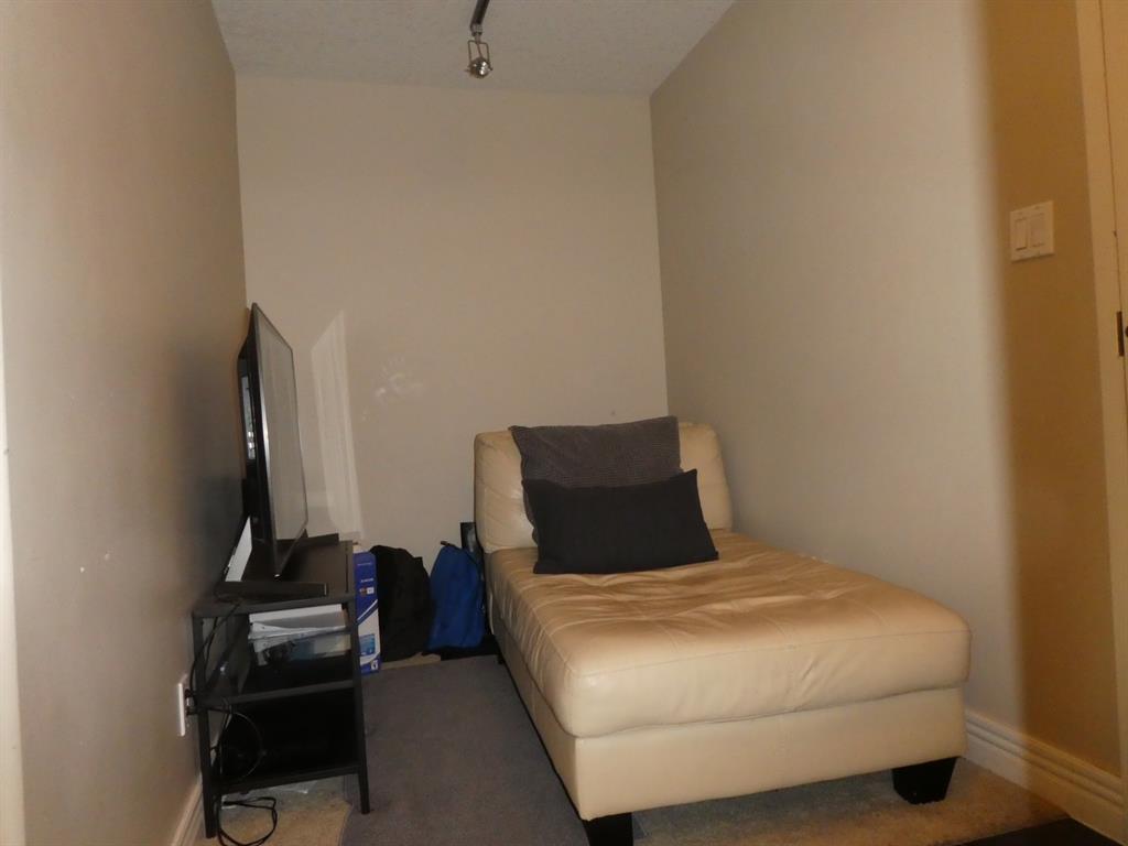 Picture for 2001, 55 Spruce Place SW