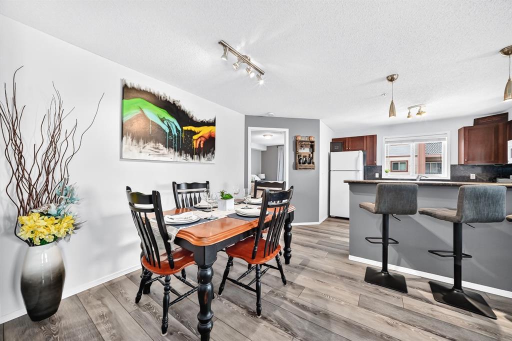 Picture for 1301, 505 Railway Street W