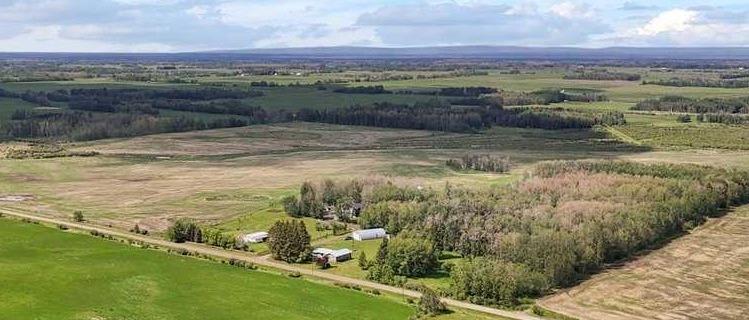 Picture for 383034 B&amp;C Range Road 42  