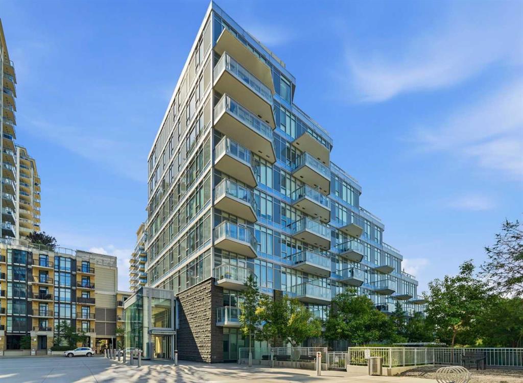 Picture for 303, 138 waterfront Court SW