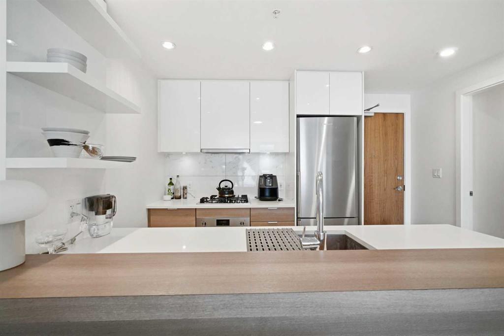 Picture for 303, 138 waterfront Court SW