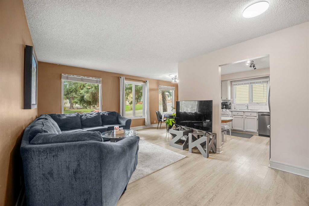 Picture for 20 Bedwood Hill NE