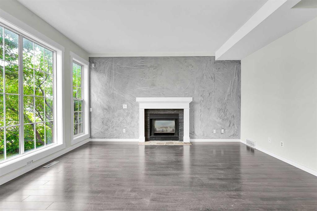 Picture for 7097 Laguna Way NE