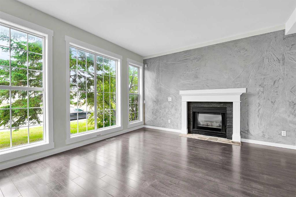 Picture for 7097 Laguna Way NE