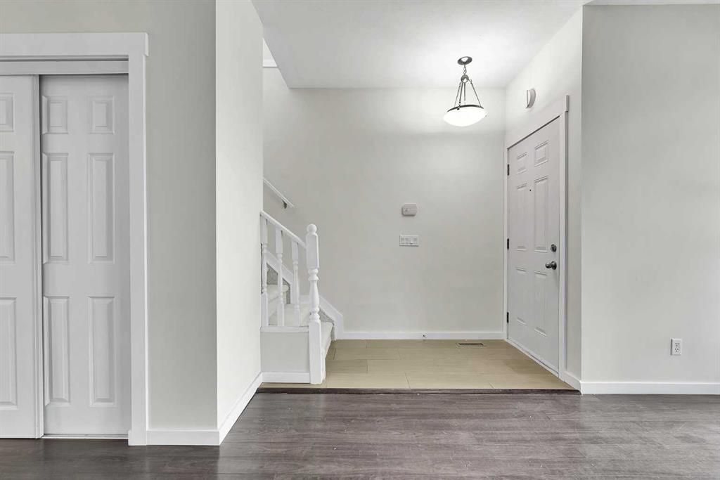 Picture for 7097 Laguna Way NE