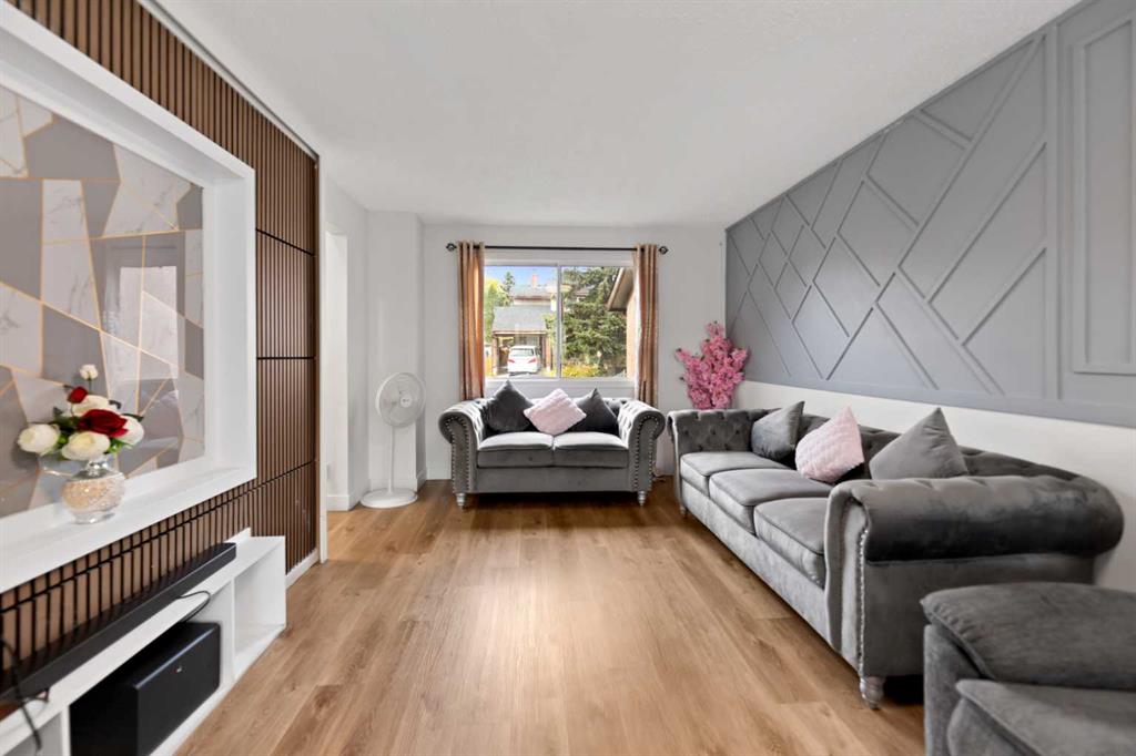 Picture for 40 Pinecliff Close NE