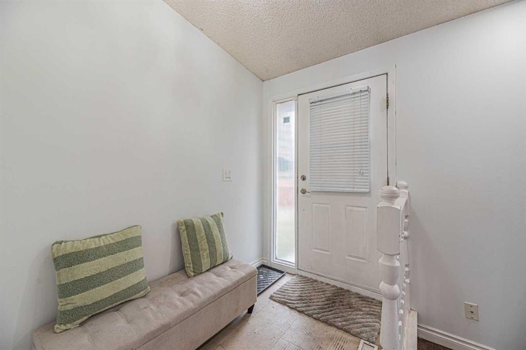 Picture for 64 Castledale Crescent NE