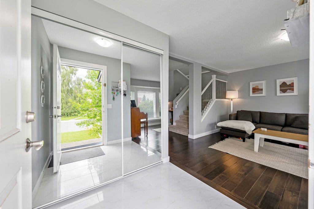 Picture for 15 Woodmont Green SW
