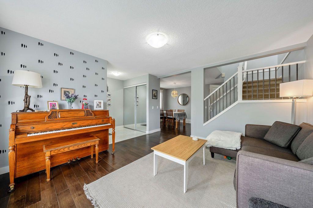 Picture for 15 Woodmont Green SW