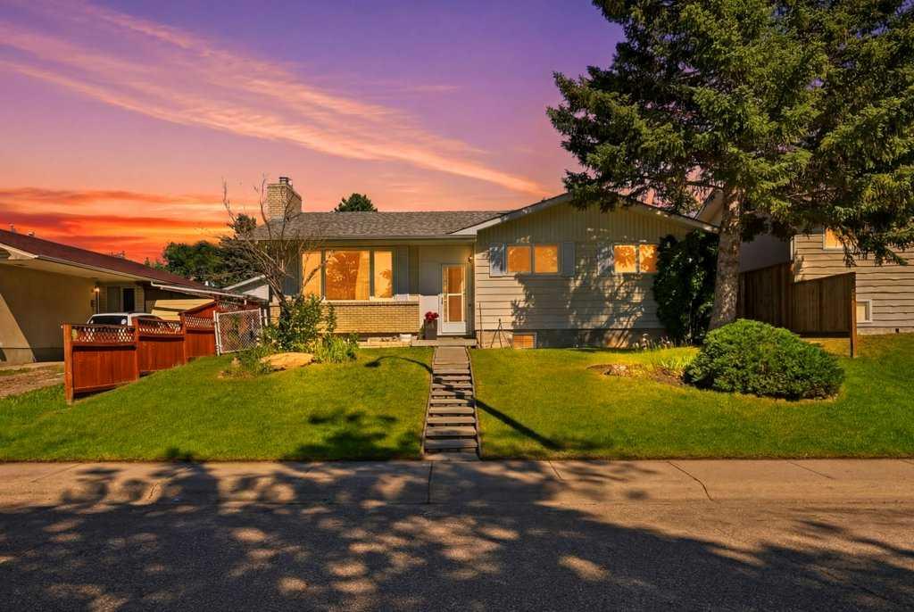 Picture for 2415 Vista Crescent NE