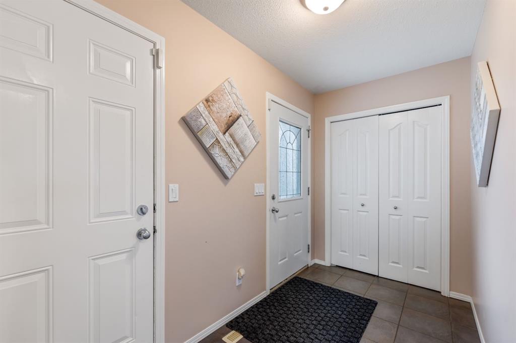 Picture for 20 Saddlecrest Terrace NE