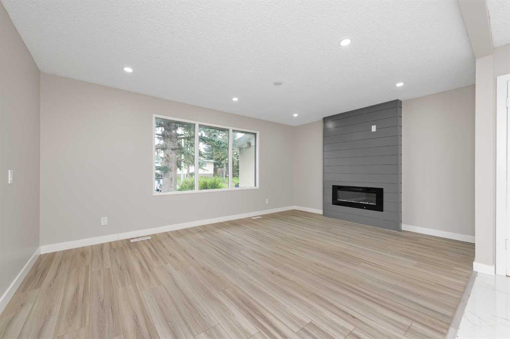 Picture for 43 Maranda Close NE