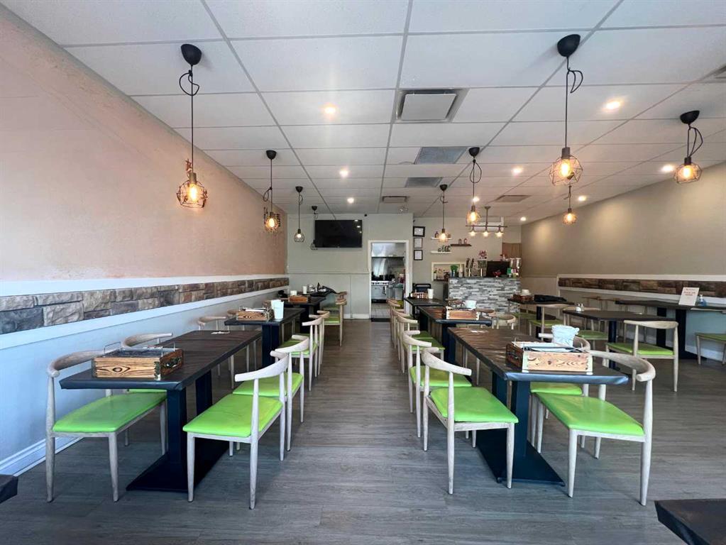 Picture for 3, 2111 Centre Street 