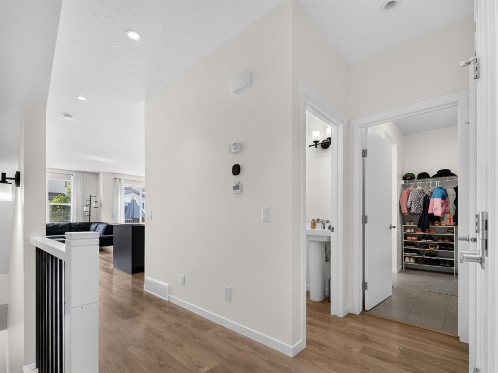 Picture for 228 Masters Crescent SE