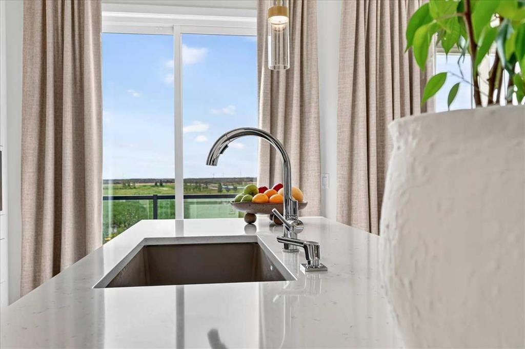 Picture for 90 Savoy Landing SE