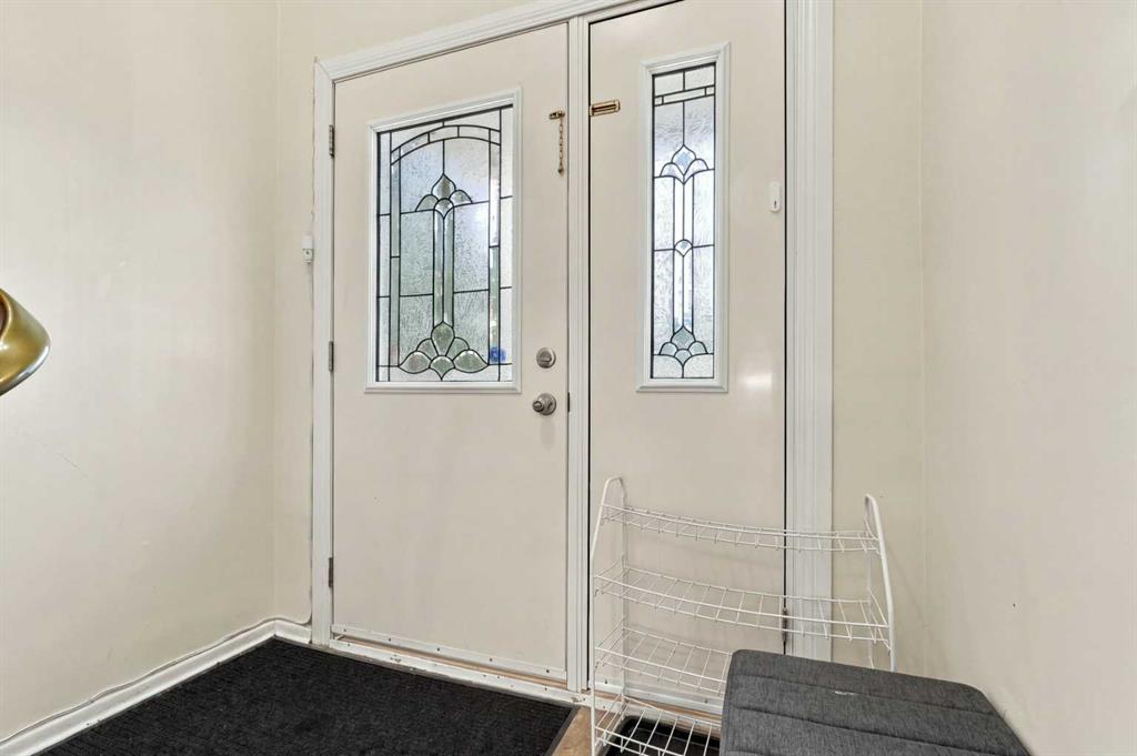Picture for 3102 38 Street SW