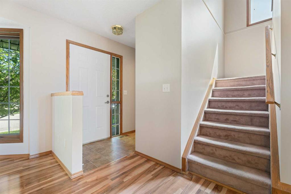 Picture for 14 Easterbrook Place SE