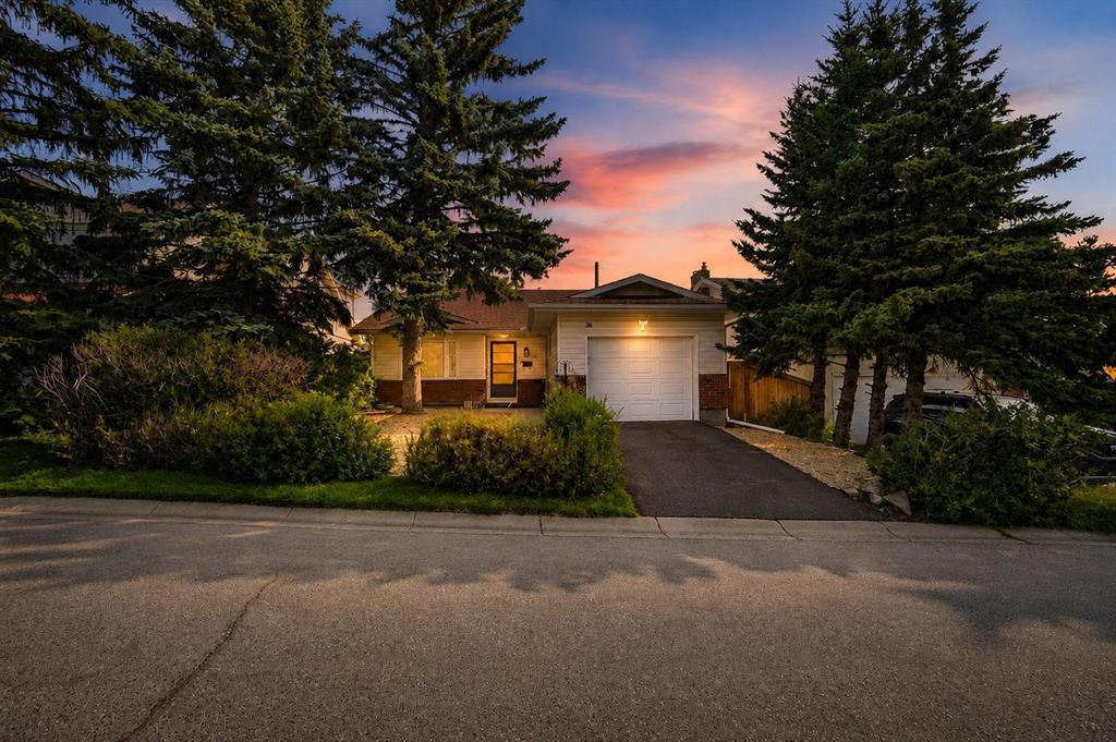Picture for 36 Coach Manor Rise SW