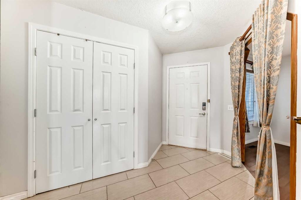 Picture for 207 Eldorado Close NE