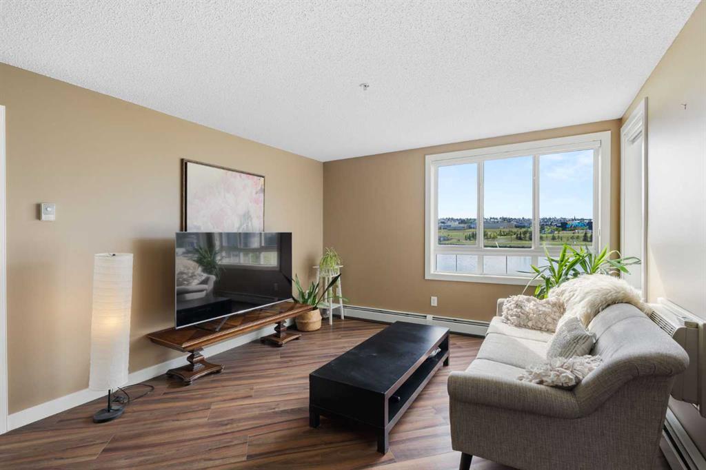 Picture for 207, 108 Country Village Circle NE